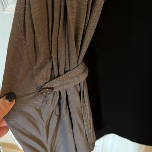 Aesport black short sleeve with attached grey long vest. - Picture 2 of 5